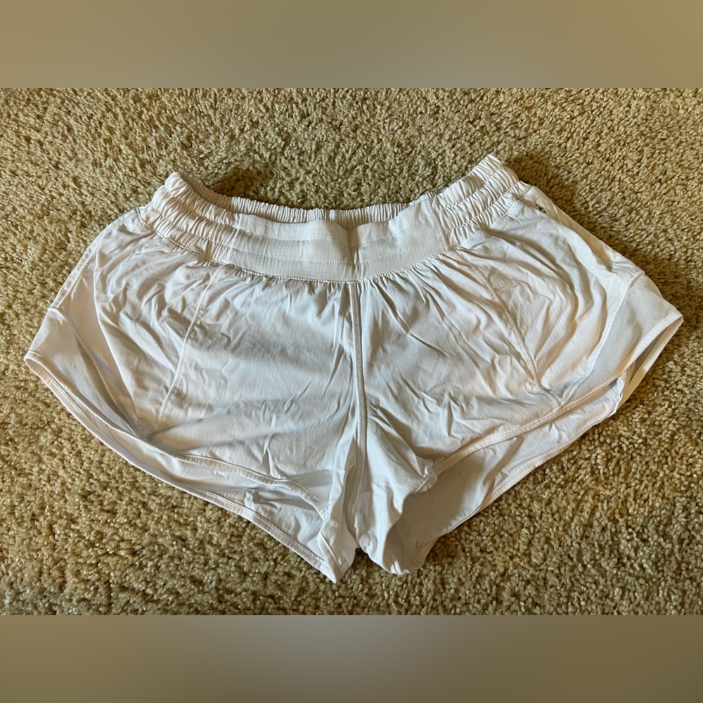 Lululemon LR Hotty Hot 2.5” - White